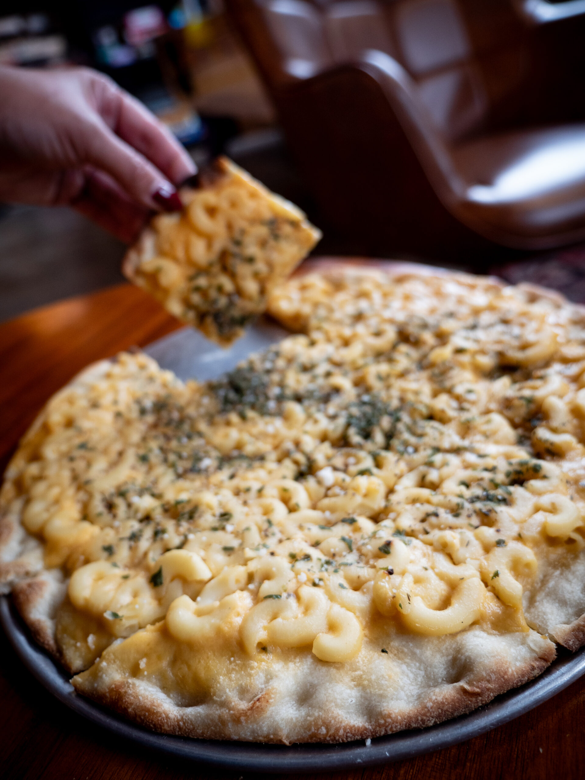 mac n cheese pizza at dead bird brewery.